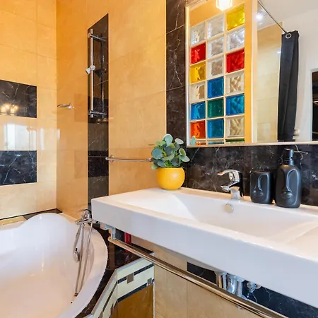 Royal Vista Apartment, Free Parking * 布拉迪斯拉发