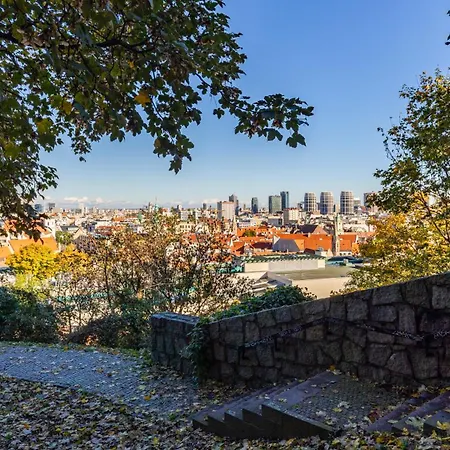 Royal Vista Apartment, Free Parking *