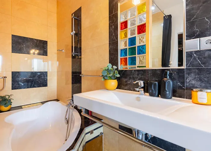 Royal Vista Apartment, Free Parking * Μπρατισλάβα