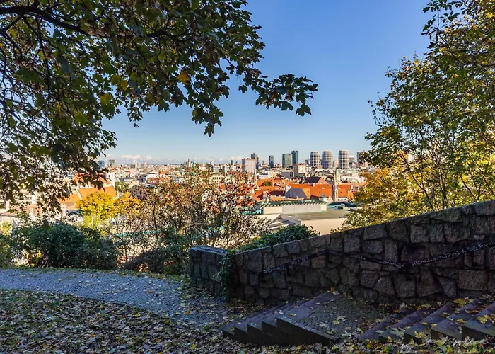 Royal Vista Apartment, Free Parking *